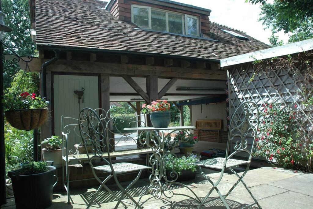 Cowslip Barn Annexe, Countryside Stay Near شيشستر المظهر الخارجي الصورة